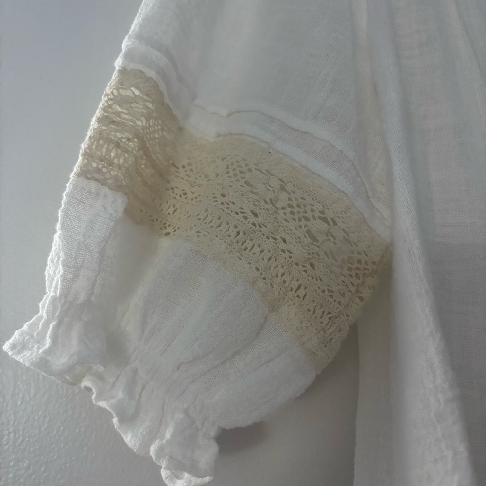 Like NEW Democracy White and Cream Lace Blouse Size Large - Picture 3 of 9